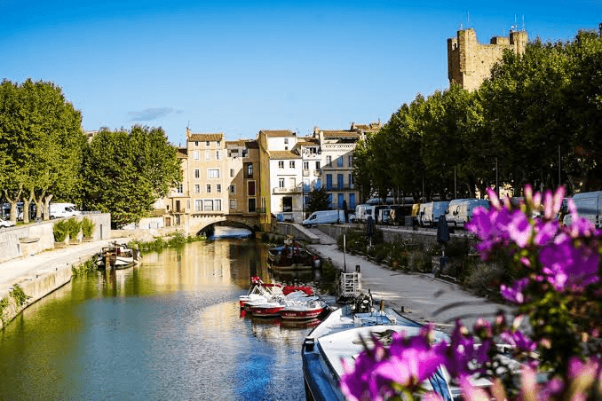 Chauffeur privé VTC à Narbonne — courses locales canal de la Robine